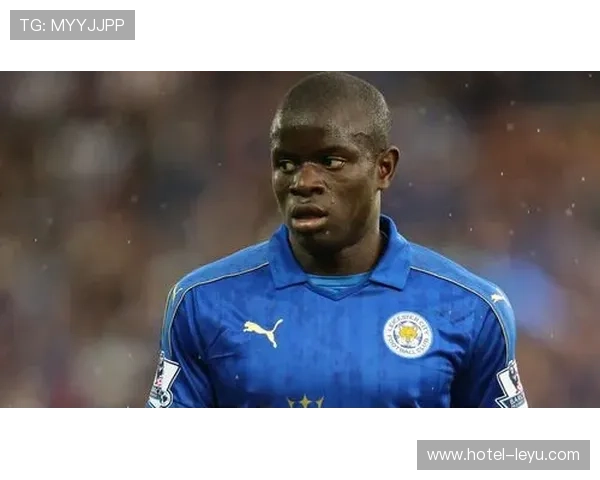 在防守体系下，卡塞米罗与恩戈洛·坎特的回防路径分化趋势