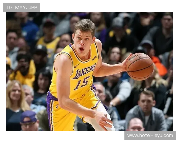 瓦格纳无球跑动效率提升，成魔术外线战术支点