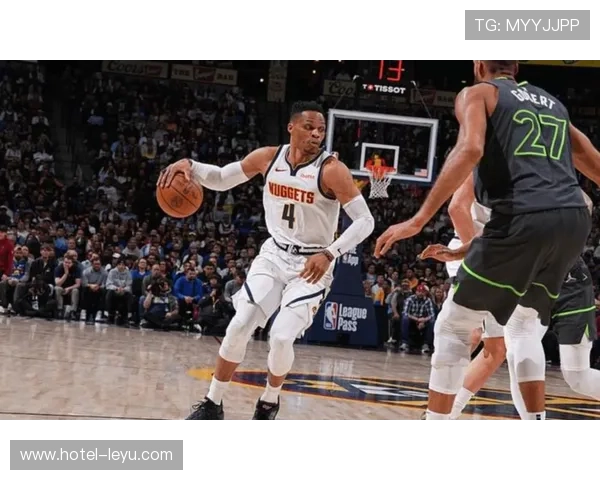 威斯布鲁克突破助攻提升关键时刻效率胜过队内同僚